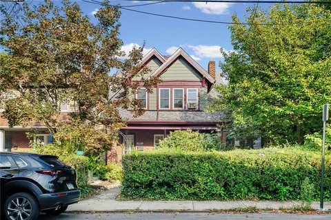 533 Peebles St, Pittsburgh, PA 15221