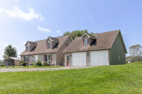 100 Perrine Rd, Grove City, PA 16127