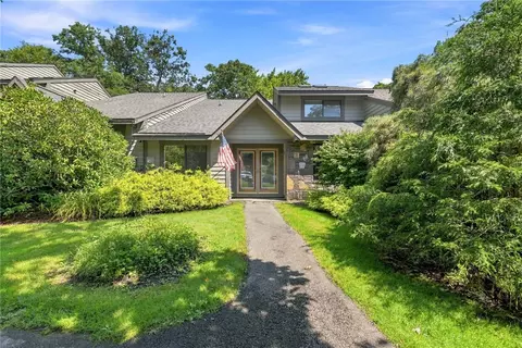 1938 S Ridge Way, Hidden Valley, PA 15502