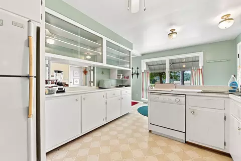 Kitchen - 2525 Harrison City Rd, Export, PA 15632 photo 3 of 4