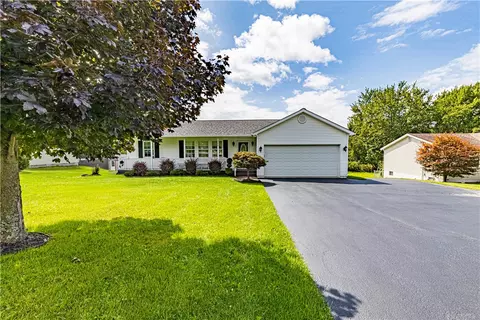 3699 Mitchell Rd, New Castle, PA 16105