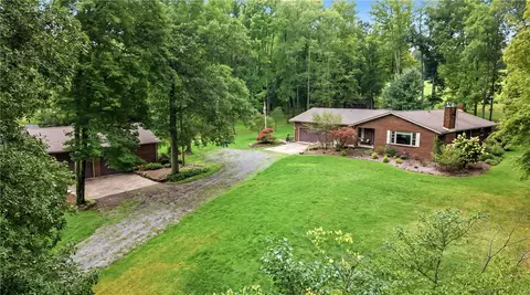 616 W Jamestown Rd, Greenville, PA 16125