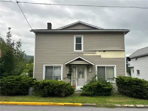 109 3rd St, Johnstown, PA 15909