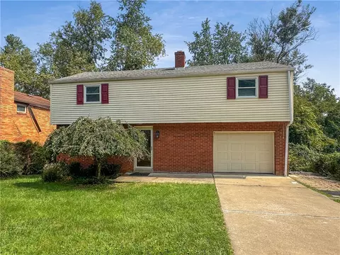 1206 Irene Ln, Pittsburgh, PA 15236