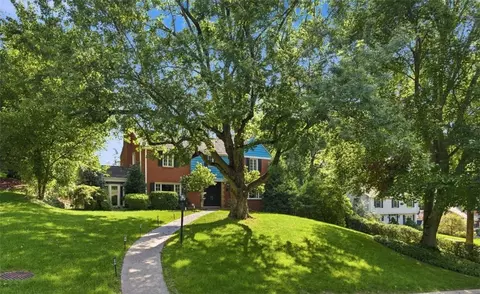 809 White Oak Cir, Pittsburgh, PA 15228