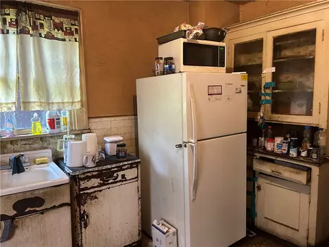Kitchen - 101 8th St, Braddock, PA 15104 photo 1 of 2