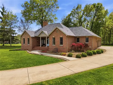 1885 Marr Rd, Pulaski, PA 16143