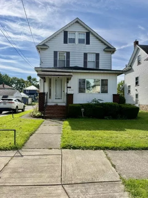 1020 Maryland Ave, New Castle, PA 16101