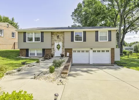 127 W Fair Meadows Dr, Canonsburg, PA 15317