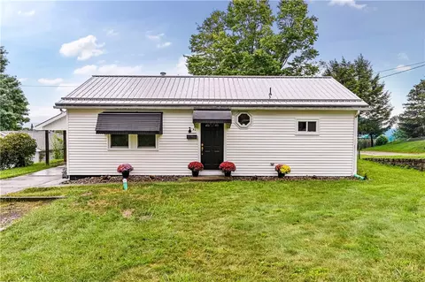 40 Viewmont Dr, Latrobe, PA 15650