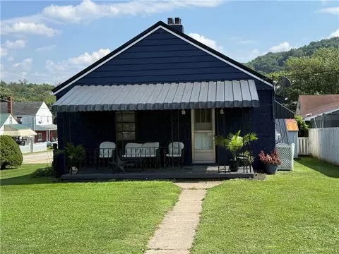 58 Berry Ave, Clarksville, PA 15322