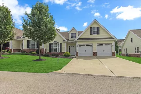 121 Spring Blossom Cir, Beaver Falls, PA 15010