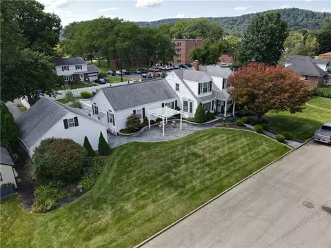 217 Pennsylvania Ave, Zelienople, PA 16063