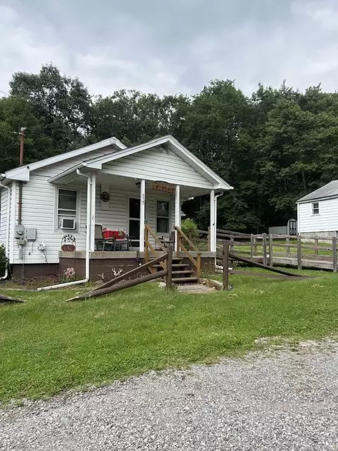 830 Railroad St, Clarion, PA 16214