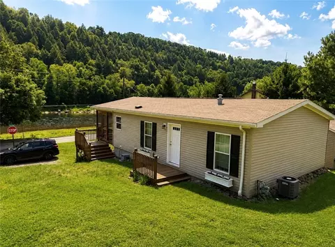 202 River Ave, Emlenton, PA 16373