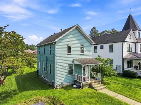 222 Hastings Ave, Oakdale, PA 15071