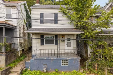 429 Alexander St, Mckees Rocks, PA 15136
