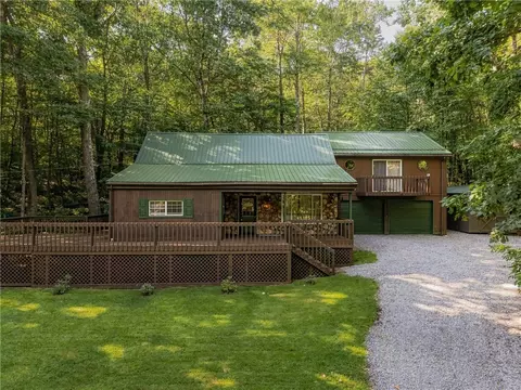 429 Pocono Dr, Boswell, PA 15531