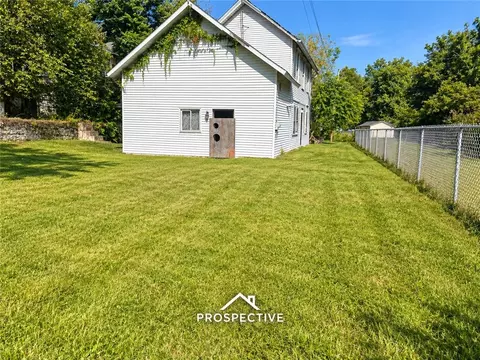106 Main St, Smock, PA 15480