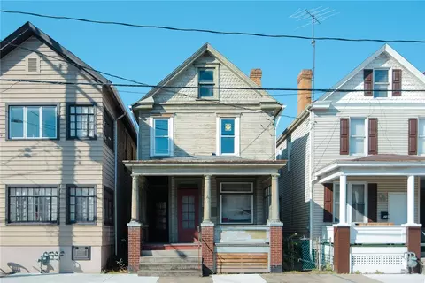 221 Mckean Ave, Charleroi, PA 15022