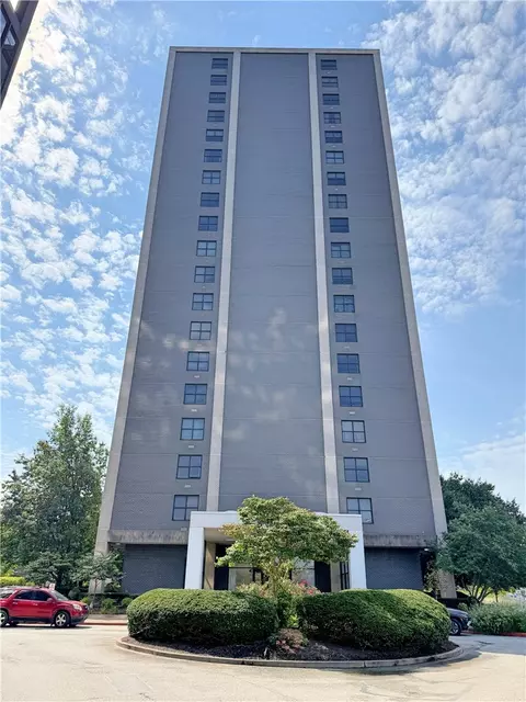 112 Washington Pl Chatham Twr Apt 11 Ef #11 E\F, Pittsburgh, PA 15219