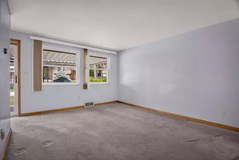 Living - 13644 Ormsby, Irwin, PA 15642 photo 3 of 4
