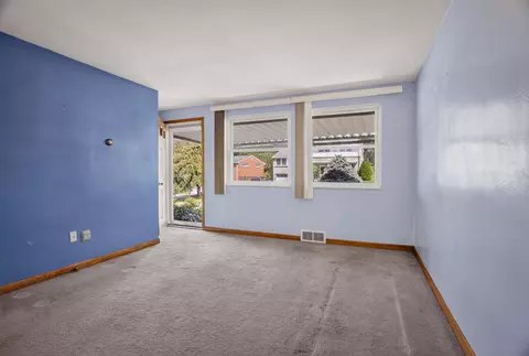 Living - 13644 Ormsby, Irwin, PA 15642 photo 1 of 4