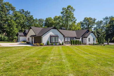 113 Oakwood, Mcmurray, PA 15317