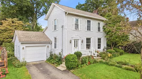 36 Chambers Ave, Greenville, PA 16125