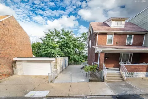 3231 Dobson St, Pittsburgh, PA 15219
