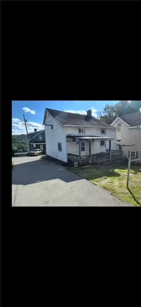 207 Wood St, Belle Vernon, PA 15012