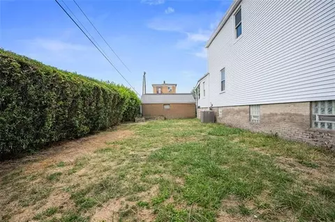 Exterior - 7503 Ormond St, Pittsburgh, PA 15218 photo 5 of 5