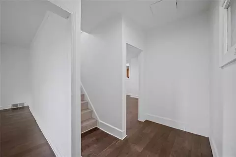Entry Way - 7503 Ormond St, Pittsburgh, PA 15218 photo 4 of 6