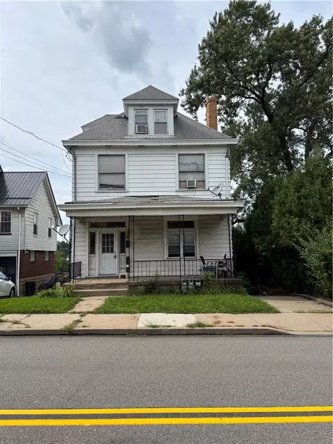 2442 Pioneer Ave, Pittsburgh, PA 15226