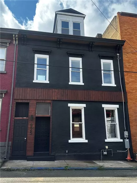 925 Constance St, Pittsburgh, PA 15212