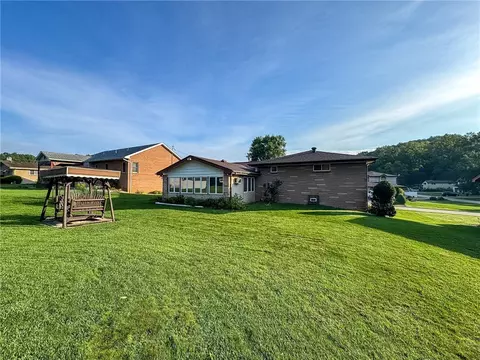 Exterior - 892 Locust Dr, North Huntingdon, PA 15642 photo 5 of 6