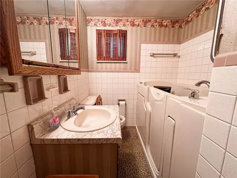 Bath - 892 Locust Dr, North Huntingdon, PA 15642 photo 1 of 2