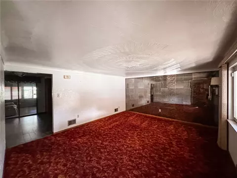 Living - 892 Locust Dr, North Huntingdon, PA 15642 photo 2 of 6