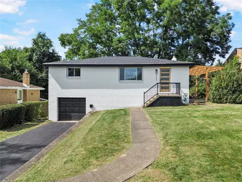 522 Lucy Dr, Pittsburgh, PA 15236