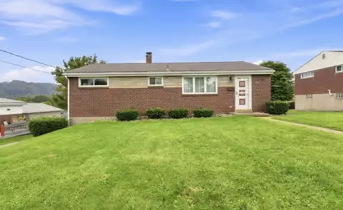 3020 Mintwood Dr, New Kensington, PA 15068