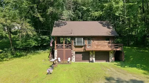 107 N Locust St, Jeannette, PA 15644