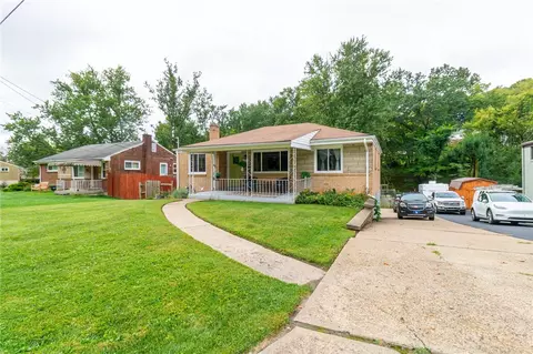 1112 Logan Rd, Bethel Park, PA 15102