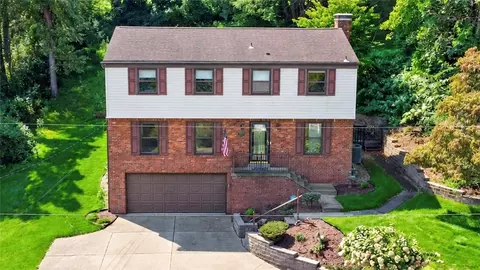 1024 Surrey Woods Rd, Bethel Park, PA 15102