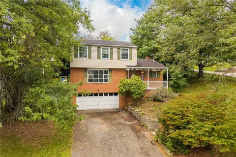 3485 Ivy Hill Ln, Finleyville, PA 15332