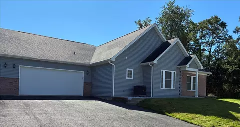337 Kittery Ridge Dr #A, New Castle, PA 16101