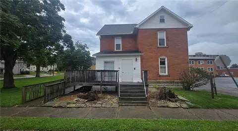 33 N Mercer St, Greenville, PA 16125