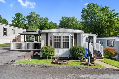 529 Mount Vernon Dr, Imperial, PA 15126
