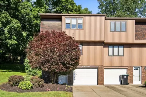 130 Freedom Dr, Bridgeville, PA 15017