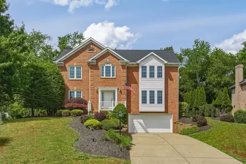 130 Field Club Dr, Mckees Rocks, PA 15136