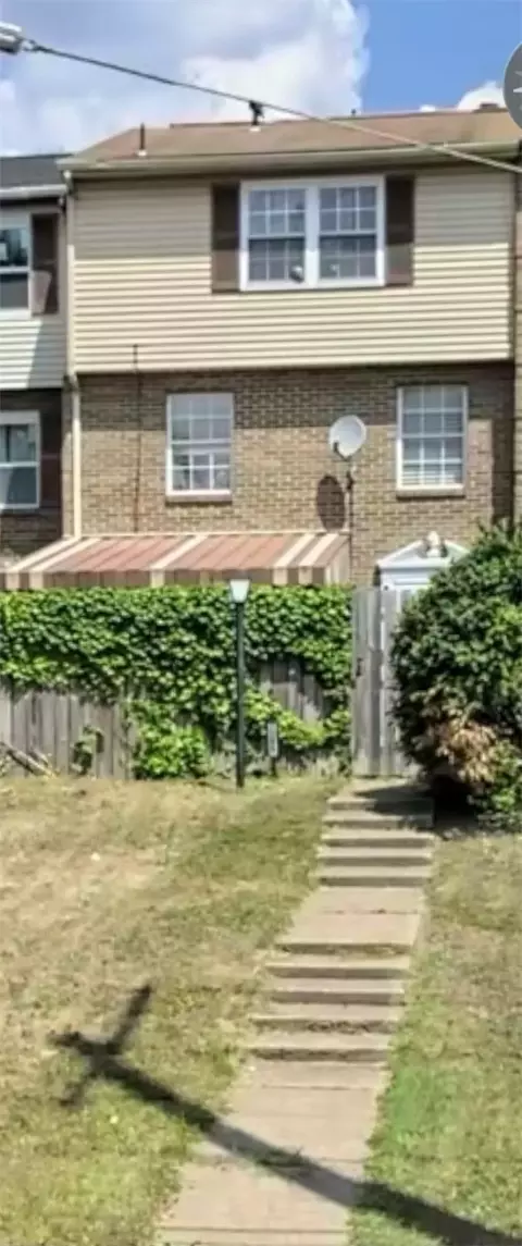 7305 Bennett St, Pittsburgh, PA 15208